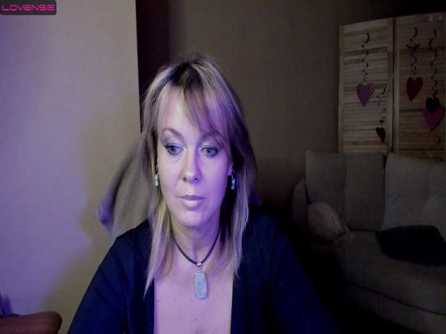 Live sex webcam photo for Lady_Flame5 #274227365