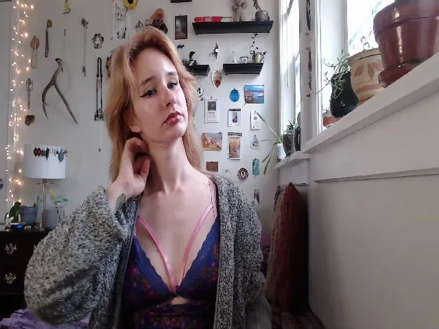 Live sex webcam photo for Lady_Garnet22 #272942997