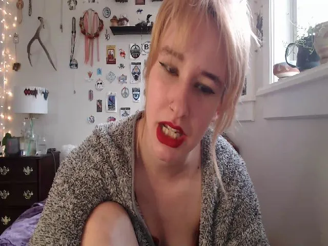 Live sex webcam photo for Lady_Garnet22 #273064390