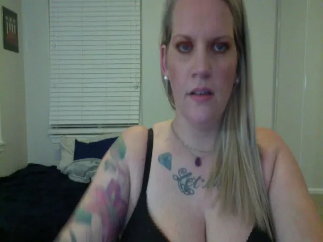 Live sex webcam photo for Lady_Landon #271692038