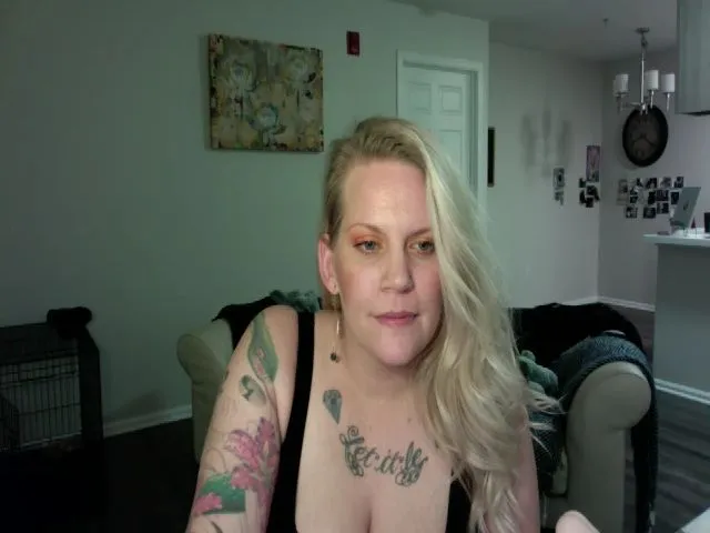 Live sex webcam photo for Lady_Landon #272212471