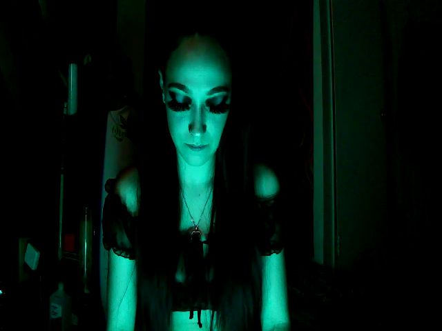 Live sex webcam photo for Ladyhades6666 #273020099