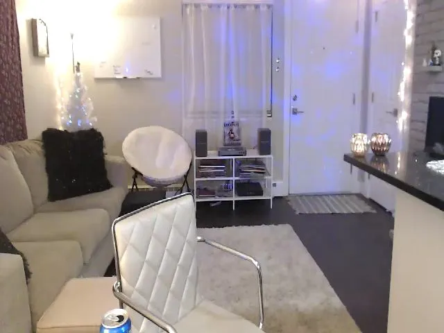 Live sex webcam photo for Lakelove6 #271708603