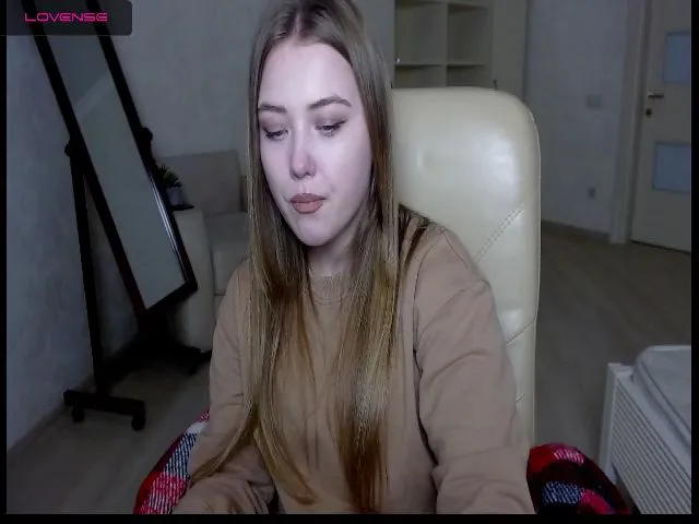 Live sex webcam photo for LalyaM #271759336