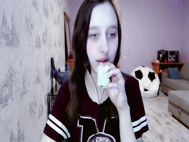Live sex webcam photo for LanaMillie #273438470