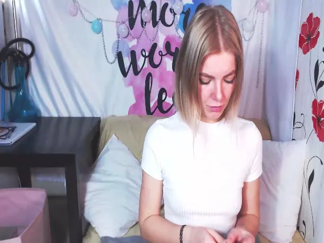 Live sex webcam photo for LanaRhoadesss #271769634