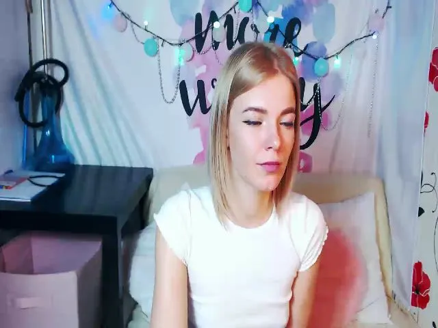 Live sex webcam photo for LanaRhoadesss #271818913