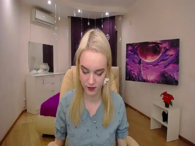 Live sex webcam photo for LanaSun #271994436