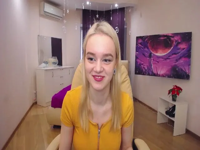 Live sex webcam photo for LanaSun #272082194