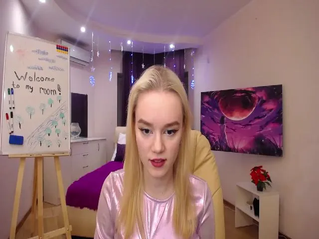 Live sex webcam photo for LanaSun #272240874