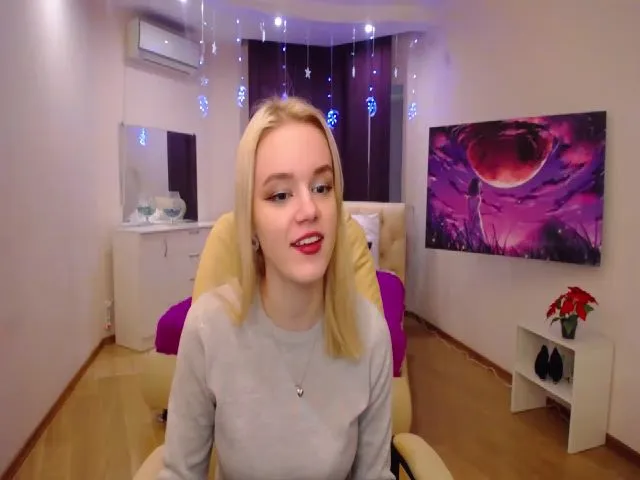 Live sex webcam photo for LanaSun #272357751
