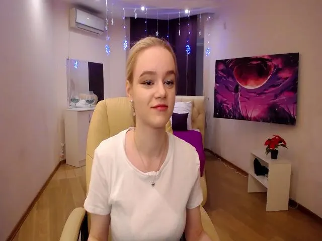 Live sex webcam photo for LanaSun #272488397
