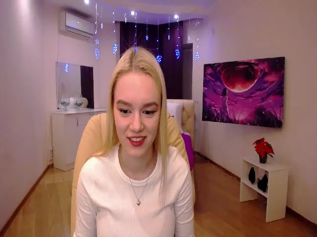 Live sex webcam photo for LanaSun #272639388