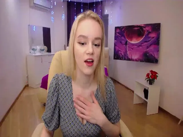 Live sex webcam photo for LanaSun #272670689