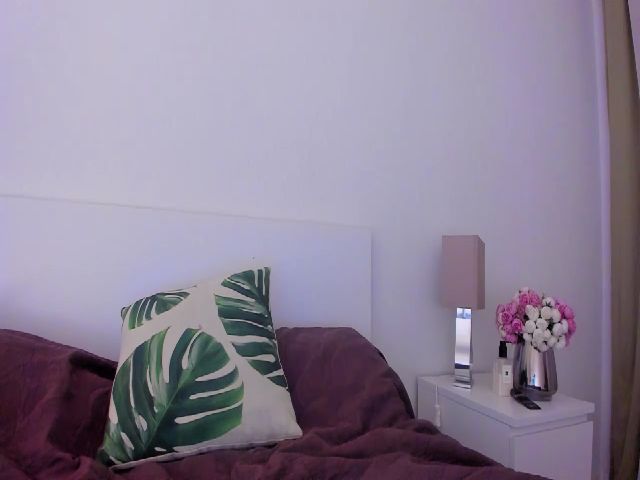 Live sex webcam photo for Lanie__Love #273724557