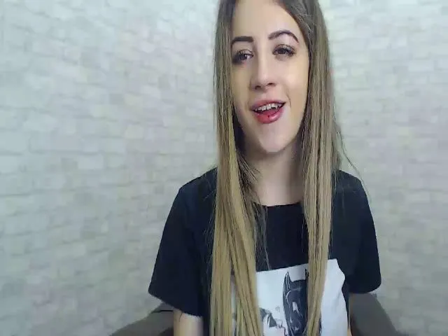Live sex webcam photo for LannaBlue #271834060