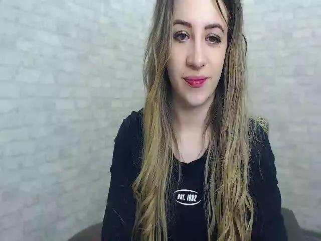 Live sex webcam photo for LannaBlue #271846278