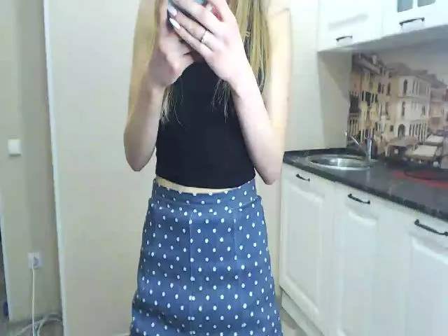 Live sex webcam photo for LannaBlue #272790884