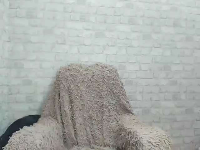 Live sex webcam photo for LannaBlue #272877961