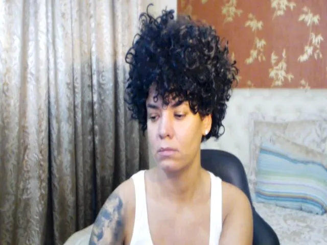 Live sex webcam photo for LaraAnne_ #271956139