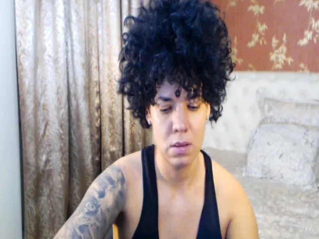 Live sex webcam photo for LaraAnne_ #272746596