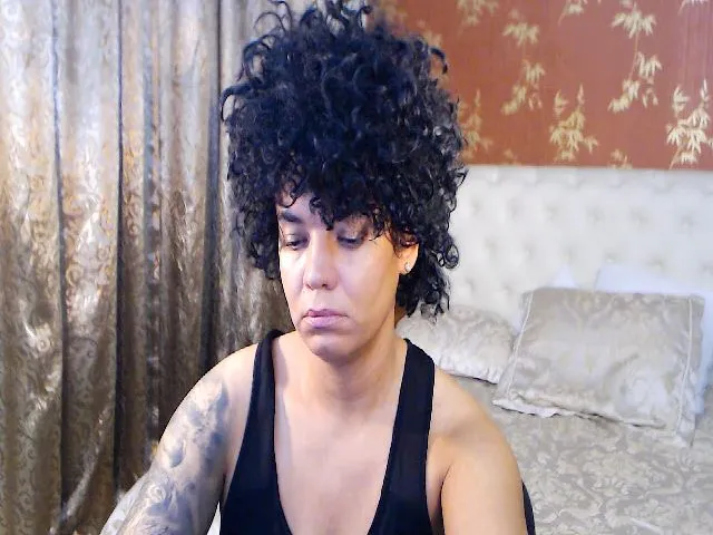 Live sex webcam photo for LaraAnne_ #273562969