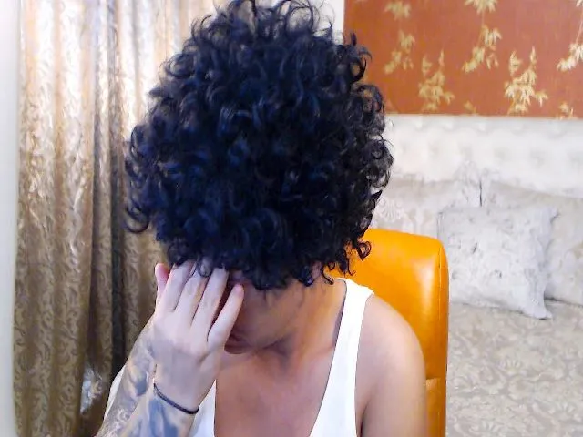 Live sex webcam photo for LaraAnne_ #273691293