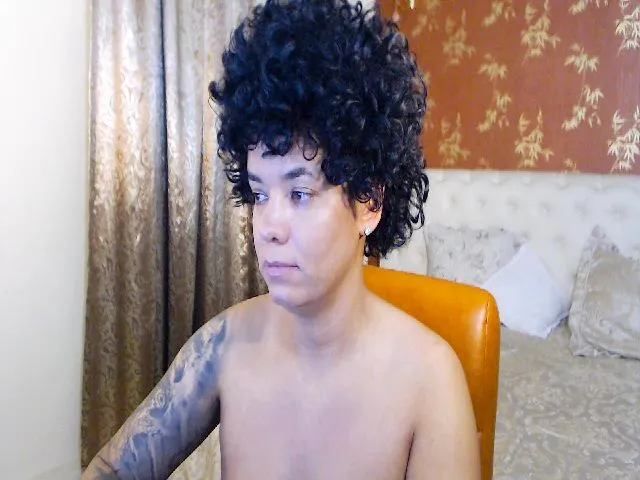 Live sex webcam photo for LaraAnne_ #273880372