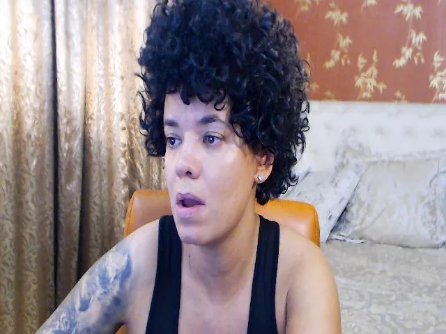 Live sex webcam photo for LaraAnne_ #273889412