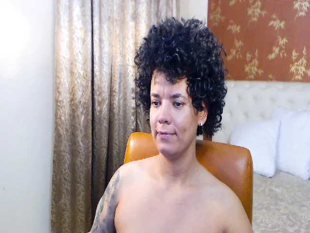Live sex webcam photo for LaraAnne_ #274006119