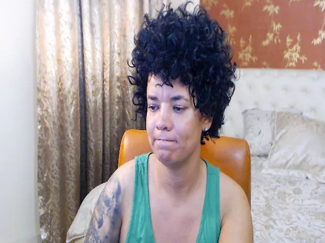 Live sex webcam photo for LaraAnne_ #274138444