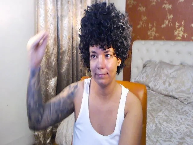 Live sex webcam photo for LaraAnne_ #274367924