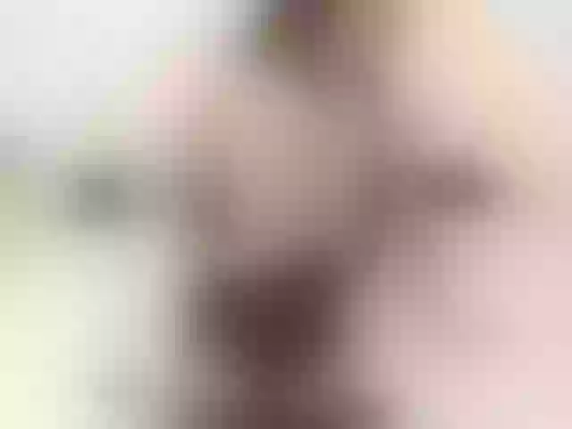 Live sex webcam photo for LaraBollier #271907410