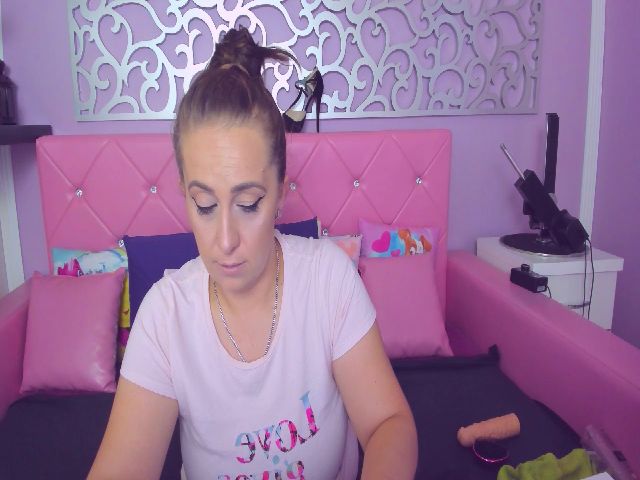 Live sex webcam photo for LaraPanther #273726457