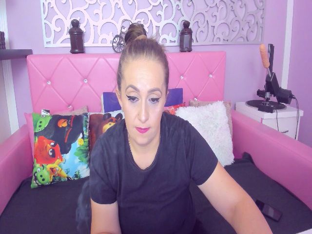 Live sex webcam photo for LaraPanther #273792317