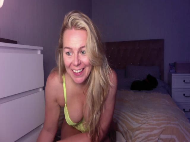 Live sex webcam photo for LaraTomkins #273012510