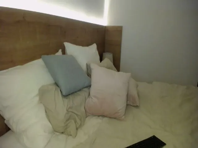 Live sex webcam photo for Lara_xo #272945867