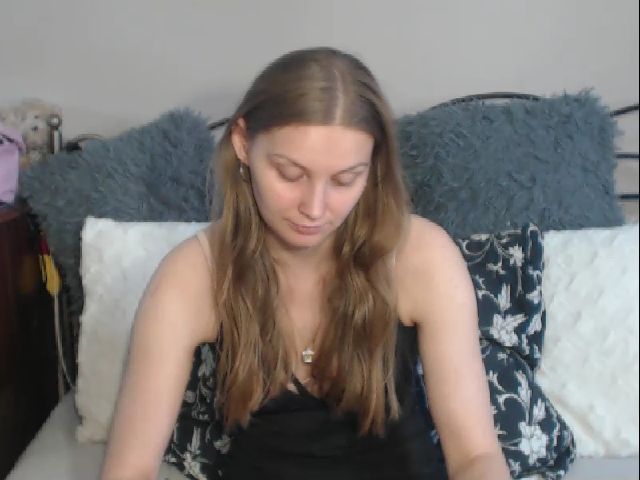 Live sex webcam photo for LarissaSexy25 #273527051