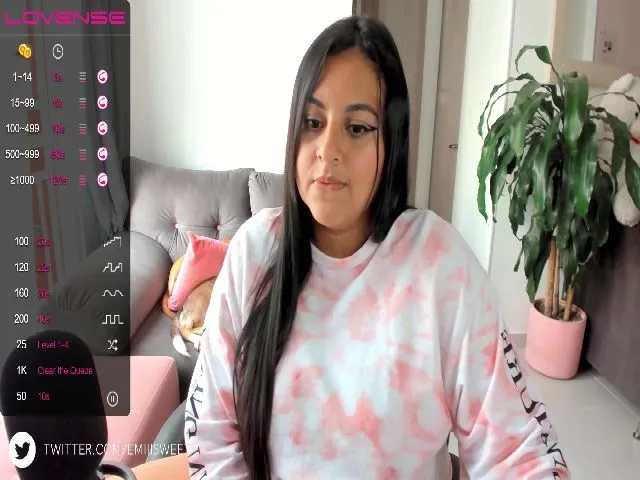 Live sex webcam photo for LatinEmily #273518014