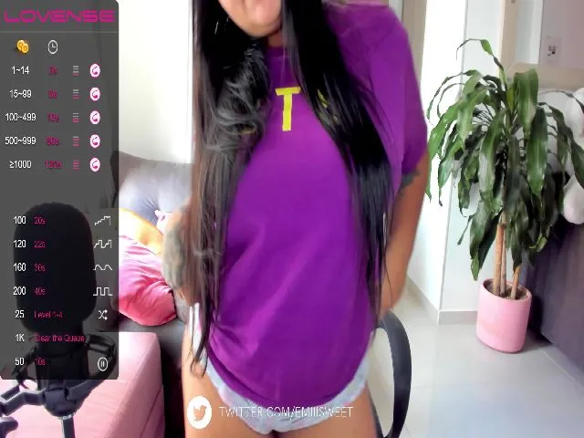 Live sex webcam photo for LatinEmily #273723966