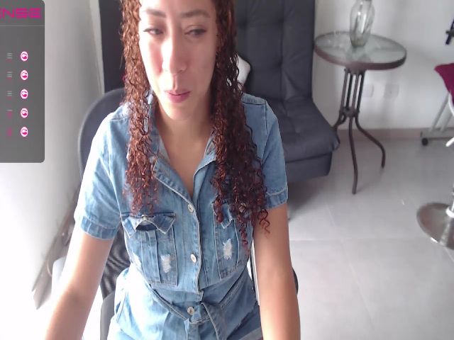 Live sex webcam photo for Latin__curly #272942553