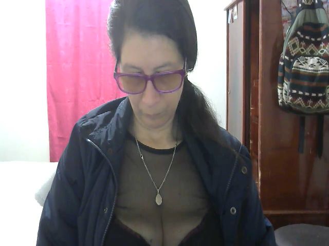 Live sex webcam photo for Latin__mature #274326647