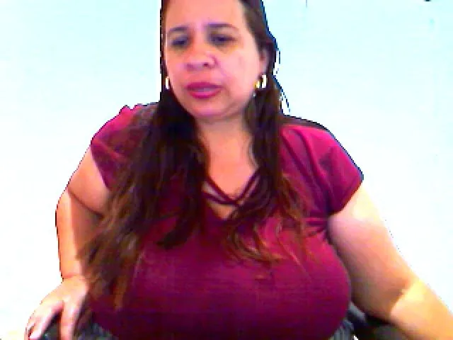 Live sex webcam photo for LatinaBigAss4 #271999213