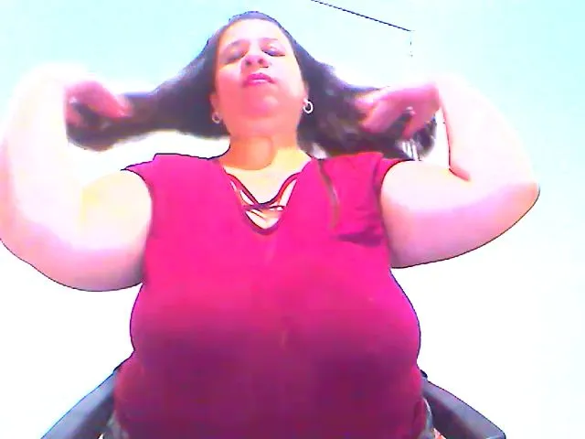 Live sex webcam photo for LatinaBigAss4 #272114452