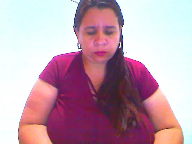 Live sex webcam photo for LatinaBigAss4 #272165736