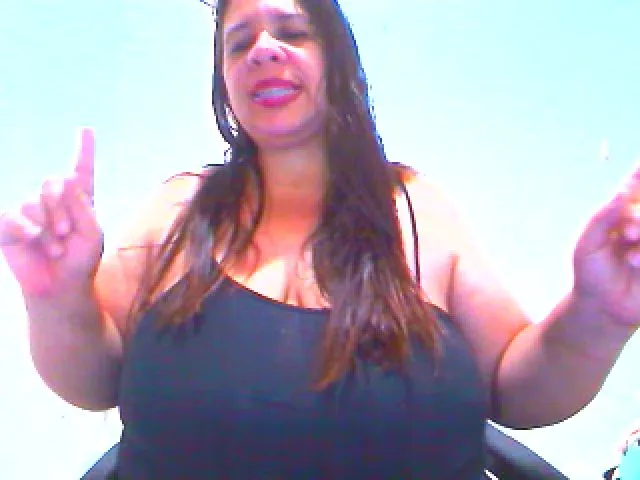 Live sex webcam photo for LatinaBigAss4 #272276007