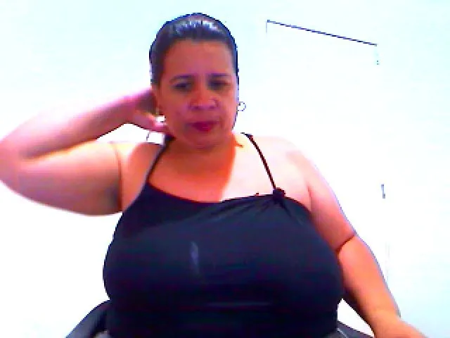 Live sex webcam photo for LatinaBigAss4 #272499999