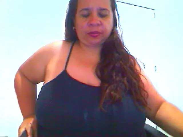 Live sex webcam photo for LatinaBigAss4 #272547154