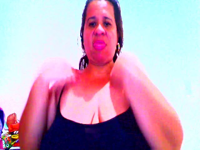 Live sex webcam photo for LatinaBigAss4 #272890379