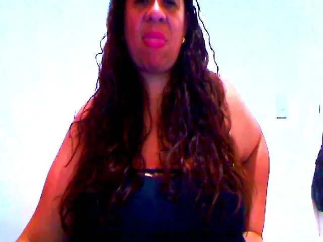 Live sex webcam photo for LatinaBigAss4 #272948287